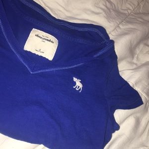 blue Abercrombie kids shirt